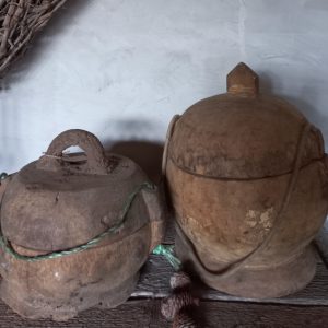 Houten foodbox met deksel ( linker )