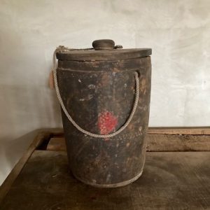 Nepalese kruik met deksel