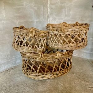 Rieten manden opengewerkt met touw