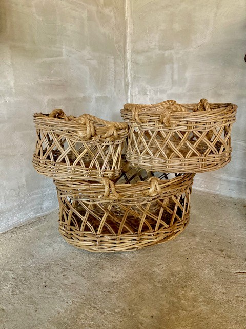 Rieten manden opengewerkt met touw
