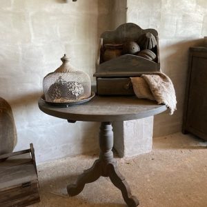 Wijn tafel kleur grey