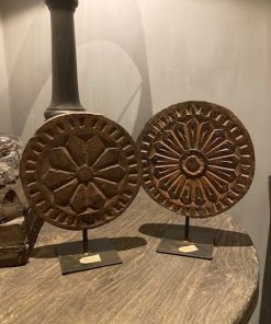 Rond ornament op standaard