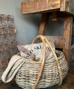 Stoere rieten mand