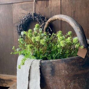 Oude mand met hengsel