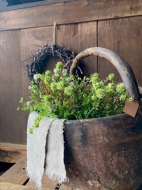 Oude mand met hengsel