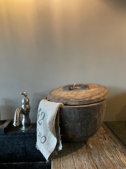 Oude houten bak met deksel - Afbeelding 3