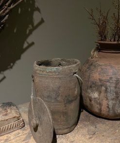 Alternative view of Hoge pot met deksel - A-