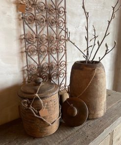 Alternative view of Smalle houten kruik met deksel