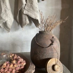 Unieke bolle kruik met deksel (-R-)