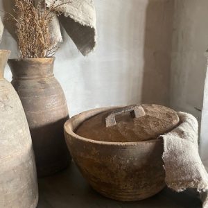 Nepalese Oude houten bak met deksel