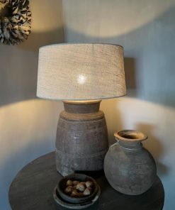 Stoere lamp met linnen kap