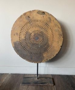 Houten landelijk wiel / ornament op statief - M -