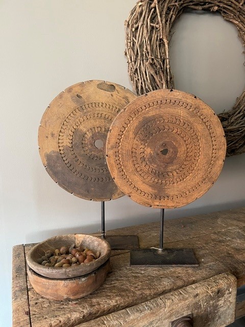 Houten landelijk wiel / ornament op statief - M - - Afbeelding 2